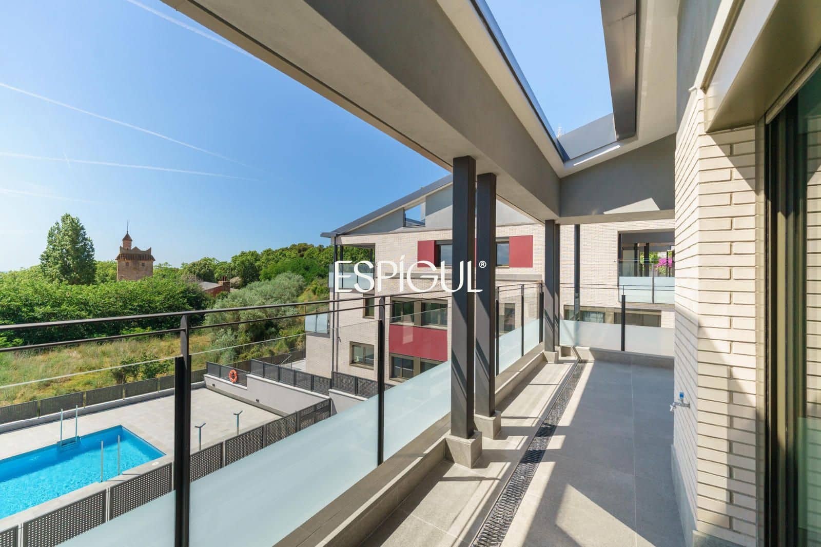 3 sypialnia Penthouse na sprzedaż w Premia de Dalt z basenem garażem - 618 000 € (Ref: 10016064)