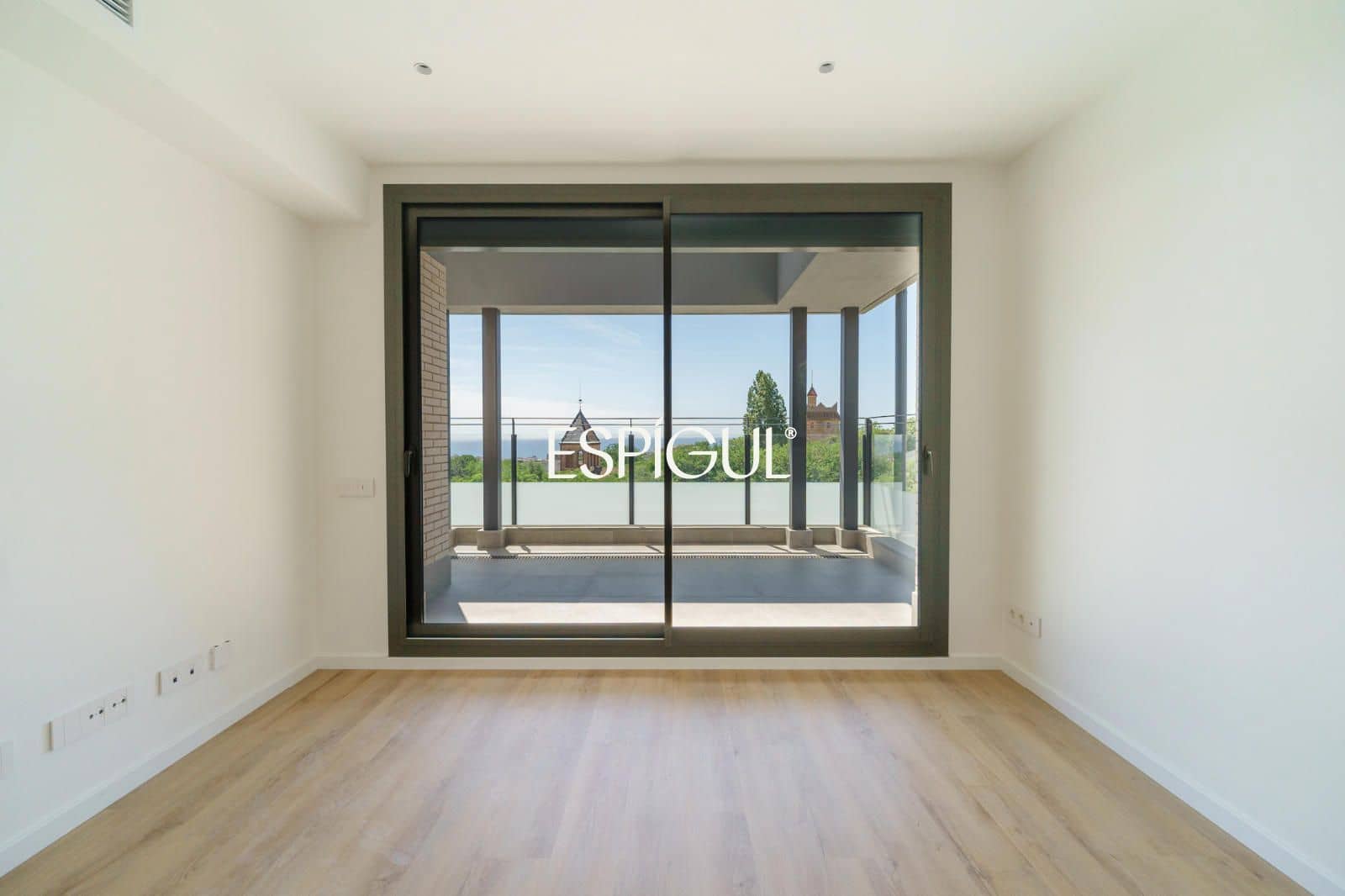 3 sypialnia Penthouse na sprzedaż w Premia de Dalt z basenem garażem - 618 000 € (Ref: 10016064)