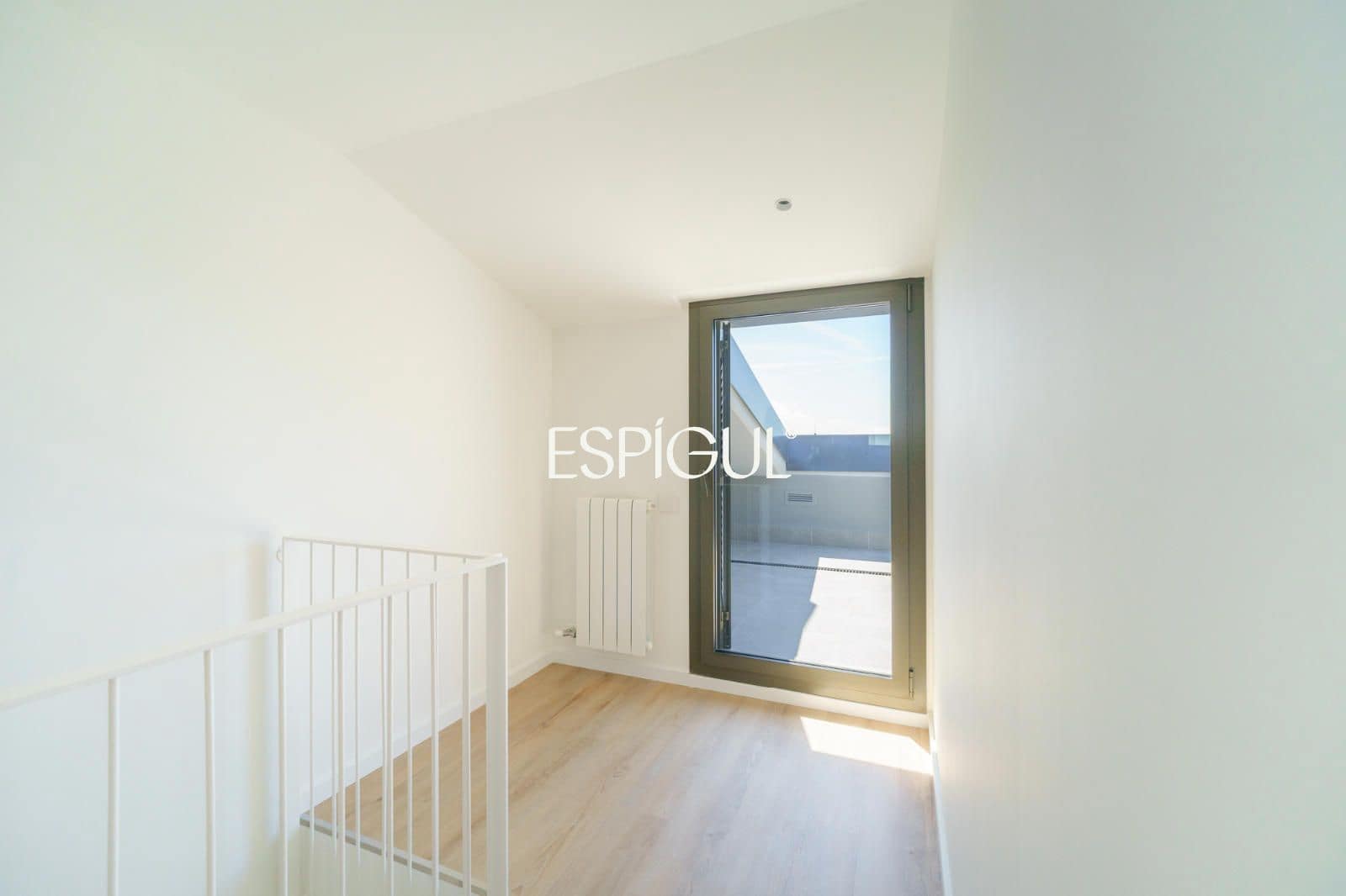 3 sypialnia Penthouse na sprzedaż w Premia de Dalt z basenem garażem - 618 000 € (Ref: 10016064)