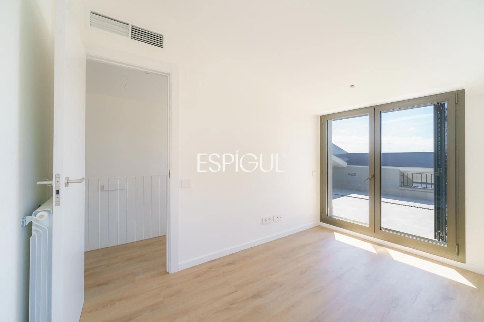 3 sypialnia Penthouse na sprzedaż w Premia de Dalt z basenem garażem - 618 000 € (Ref: 10016064)