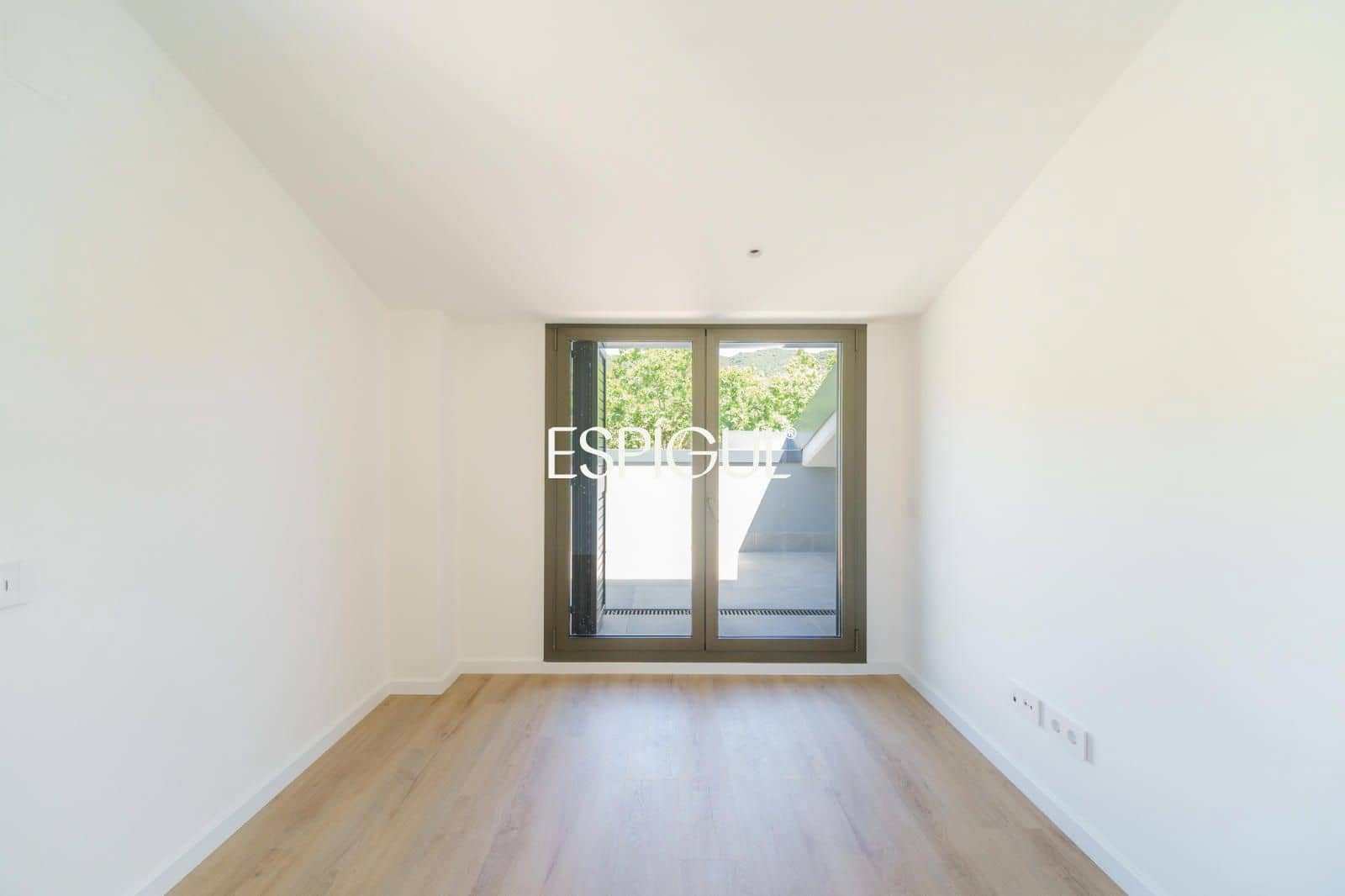 3 sypialnia Penthouse na sprzedaż w Premia de Dalt z basenem garażem - 618 000 € (Ref: 10016064)