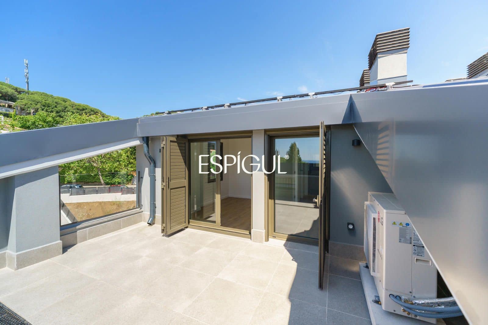 3 sypialnia Penthouse na sprzedaż w Premia de Dalt z basenem garażem - 618 000 € (Ref: 10016064)