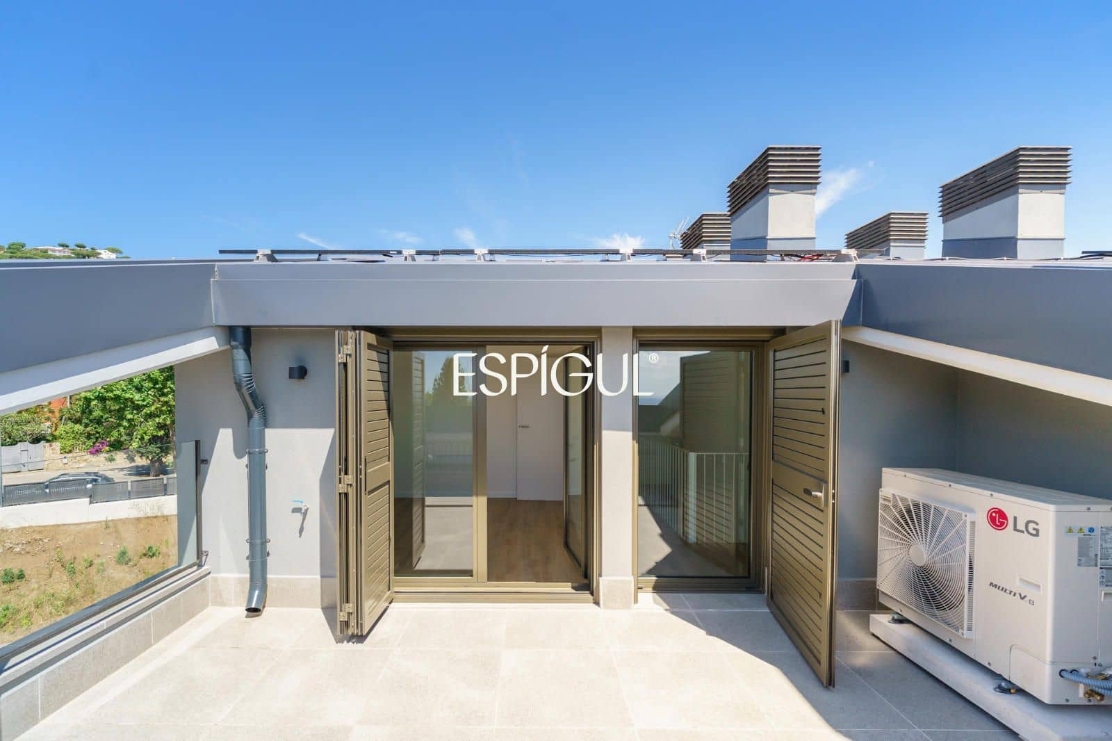 3 sypialnia Penthouse na sprzedaż w Premia de Dalt z basenem garażem - 618 000 € (Ref: 10016064)