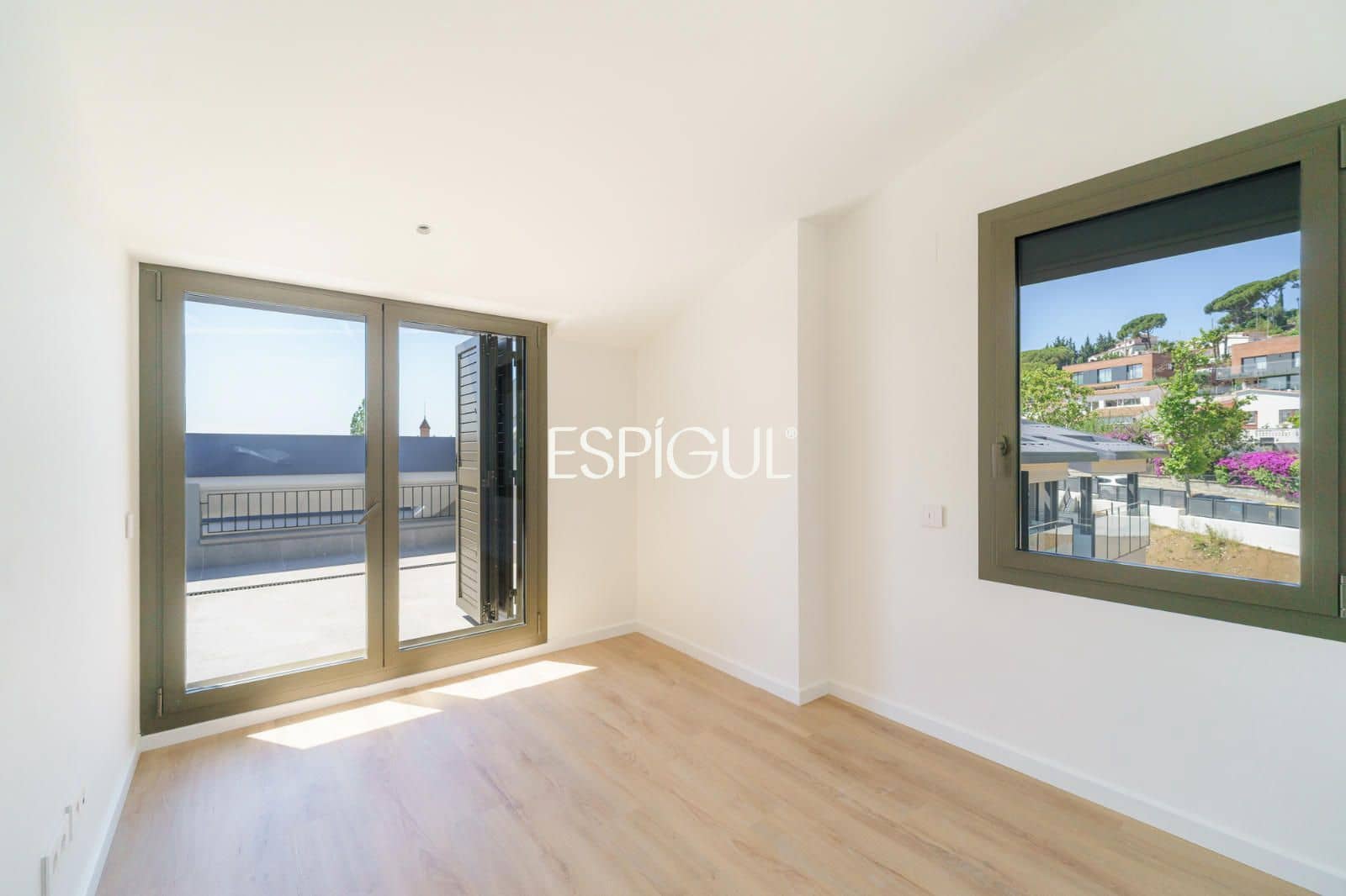 3 sypialnia Penthouse na sprzedaż w Premia de Dalt z basenem garażem - 618 000 € (Ref: 10016064)
