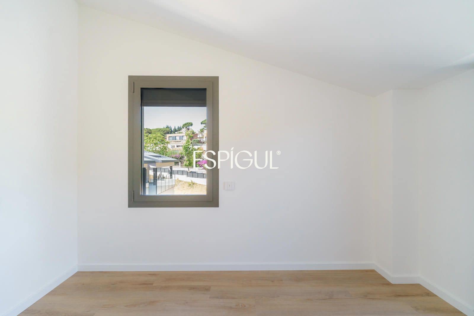3 sypialnia Penthouse na sprzedaż w Premia de Dalt z basenem garażem - 618 000 € (Ref: 10016064)