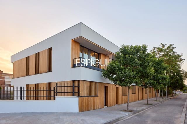 3 bedroom Townhouse for sale in Palafolls with garage - € 704,344 (Ref: 10016065)