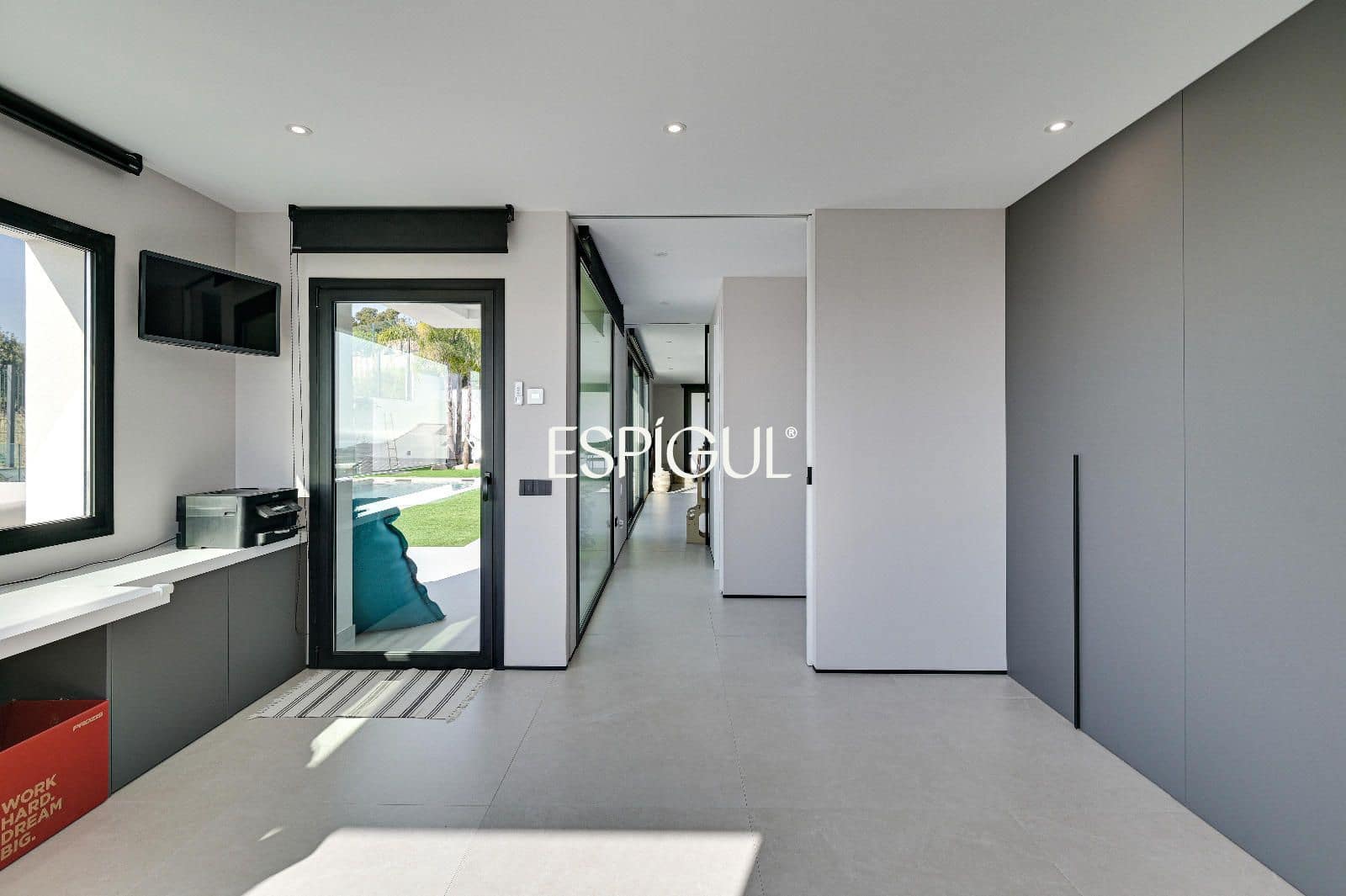 4 soverom Villa til salgs i Santa Susanna med svømmebasseng garasje - € 1 190 000 (Ref: 10016067)