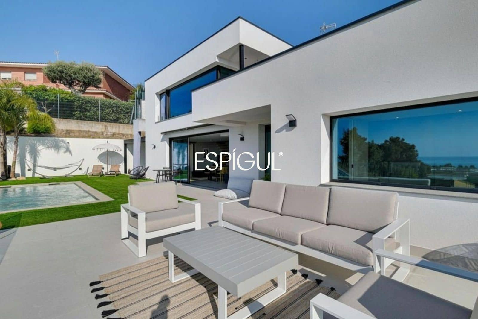 4 soverom Villa til salgs i Santa Susanna med svømmebasseng garasje - € 1 190 000 (Ref: 10016067)