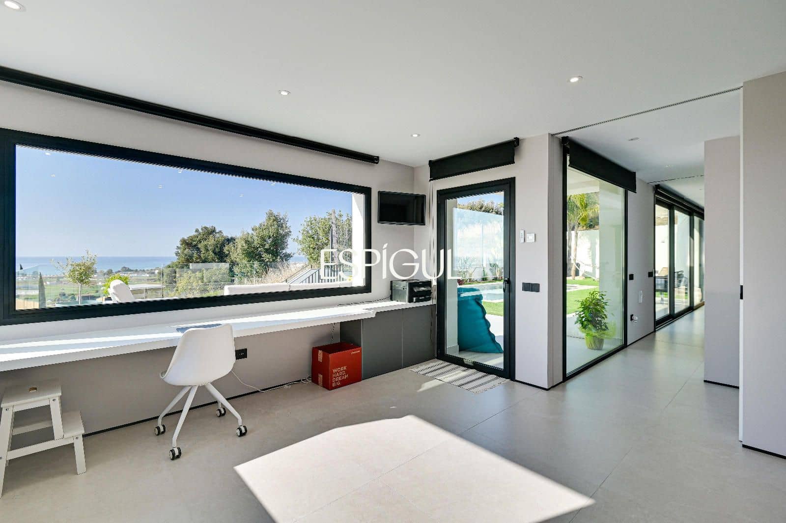 4 soverom Villa til salgs i Santa Susanna med svømmebasseng garasje - € 1 190 000 (Ref: 10016067)