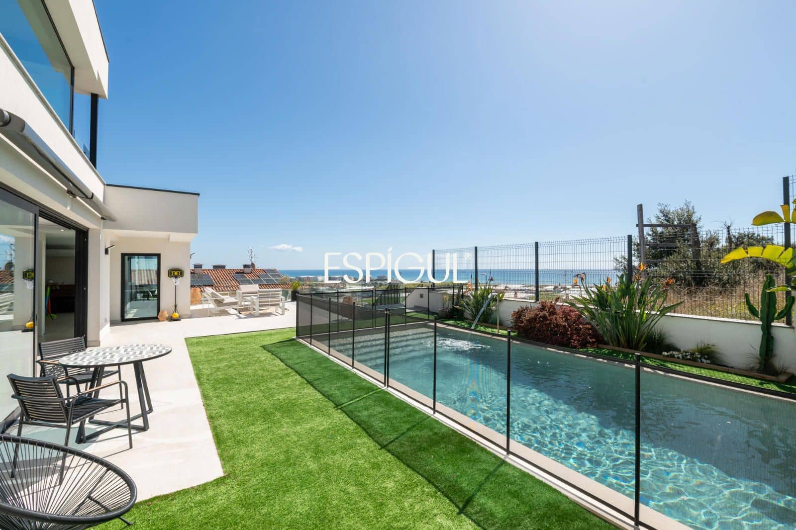 4 soverom Villa til salgs i Santa Susanna med svømmebasseng garasje - € 1 190 000 (Ref: 10016067)
