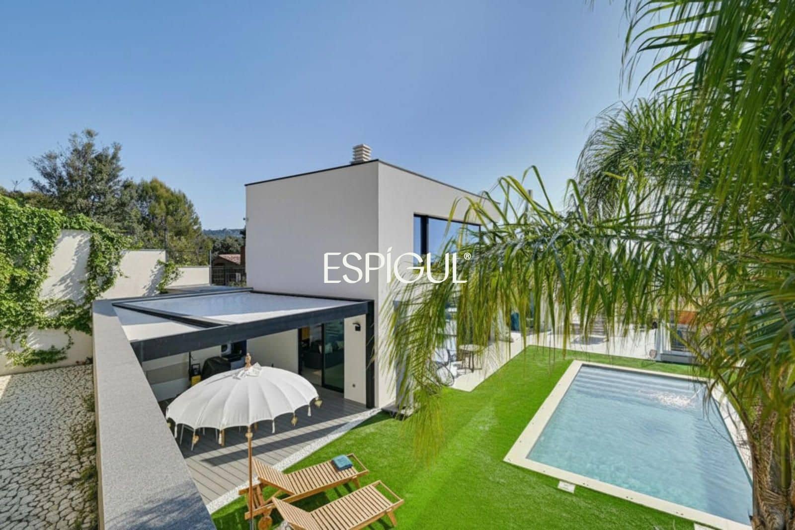 4 soverom Villa til salgs i Santa Susanna med svømmebasseng garasje - € 1 190 000 (Ref: 10016067)