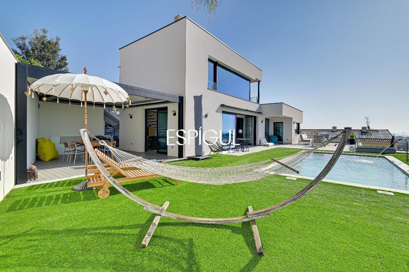 4 soverom Villa til salgs i Santa Susanna med svømmebasseng garasje - € 1 190 000 (Ref: 10016067)
