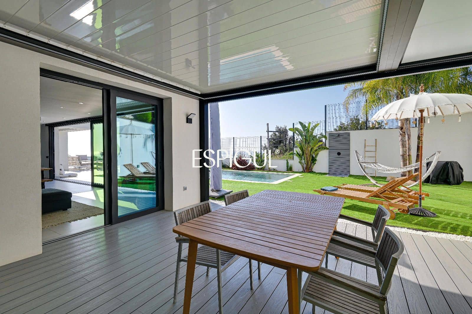 4 soverom Villa til salgs i Santa Susanna med svømmebasseng garasje - € 1 190 000 (Ref: 10016067)