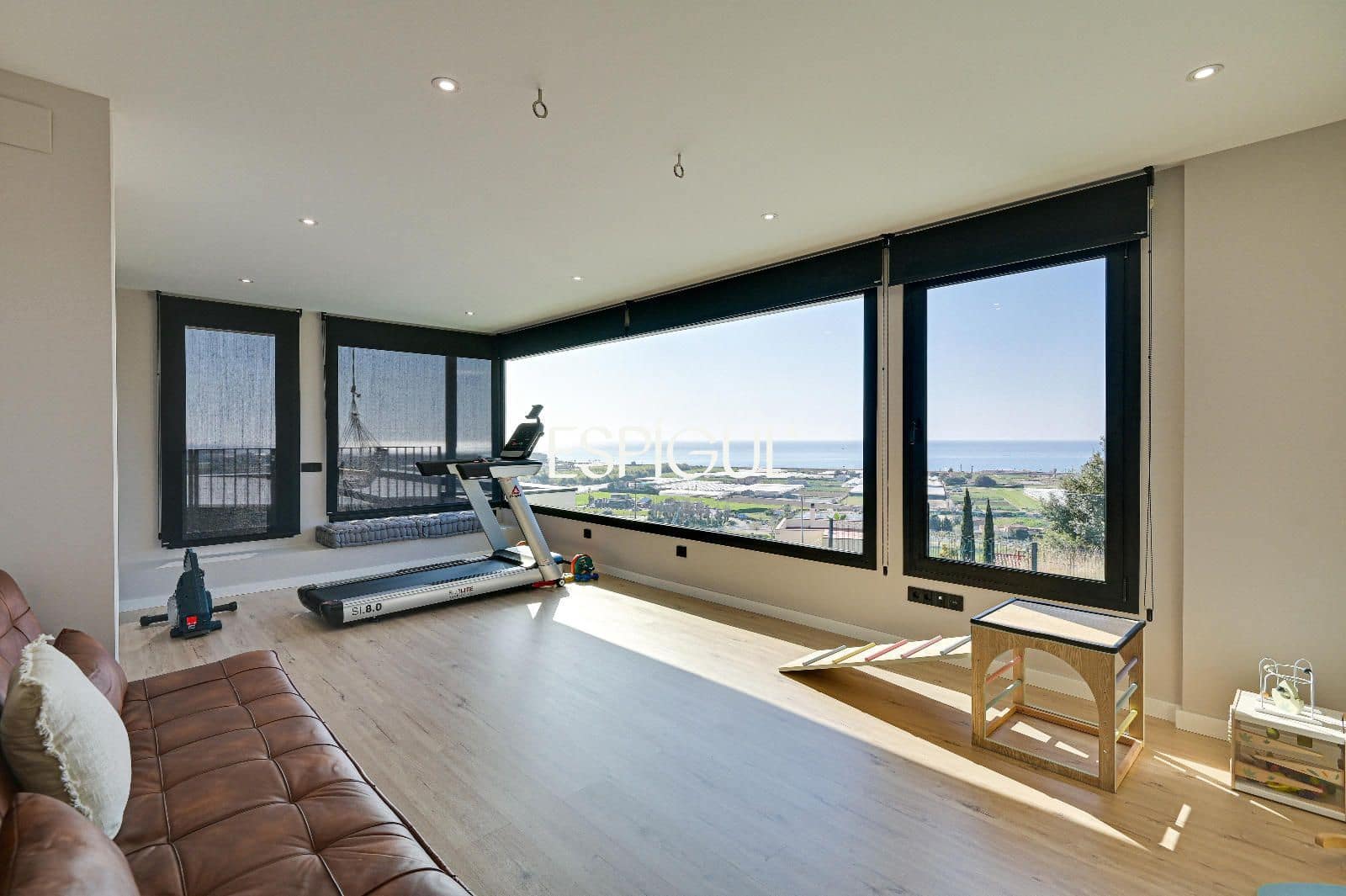 4 soverom Villa til salgs i Santa Susanna med svømmebasseng garasje - € 1 190 000 (Ref: 10016067)