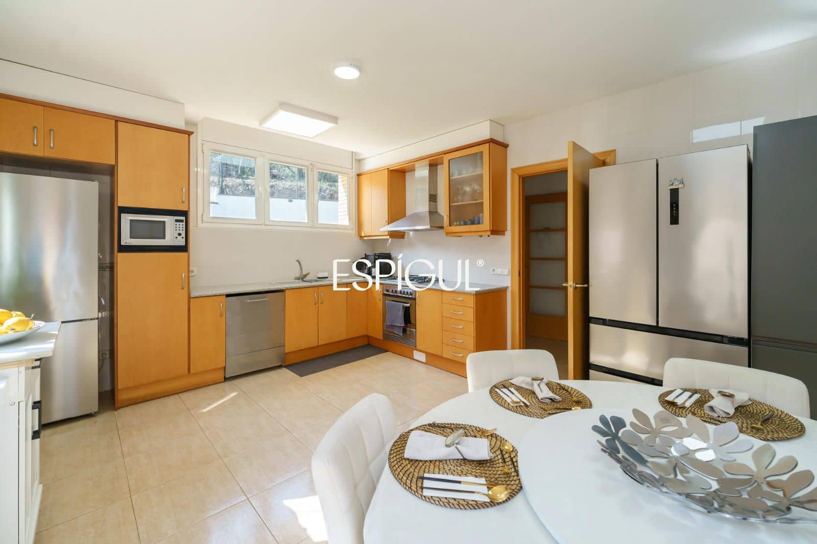 5 bedroom Villa for sale in Canet de Mar with pool garage - € 1,350,000 (Ref: 10016069)