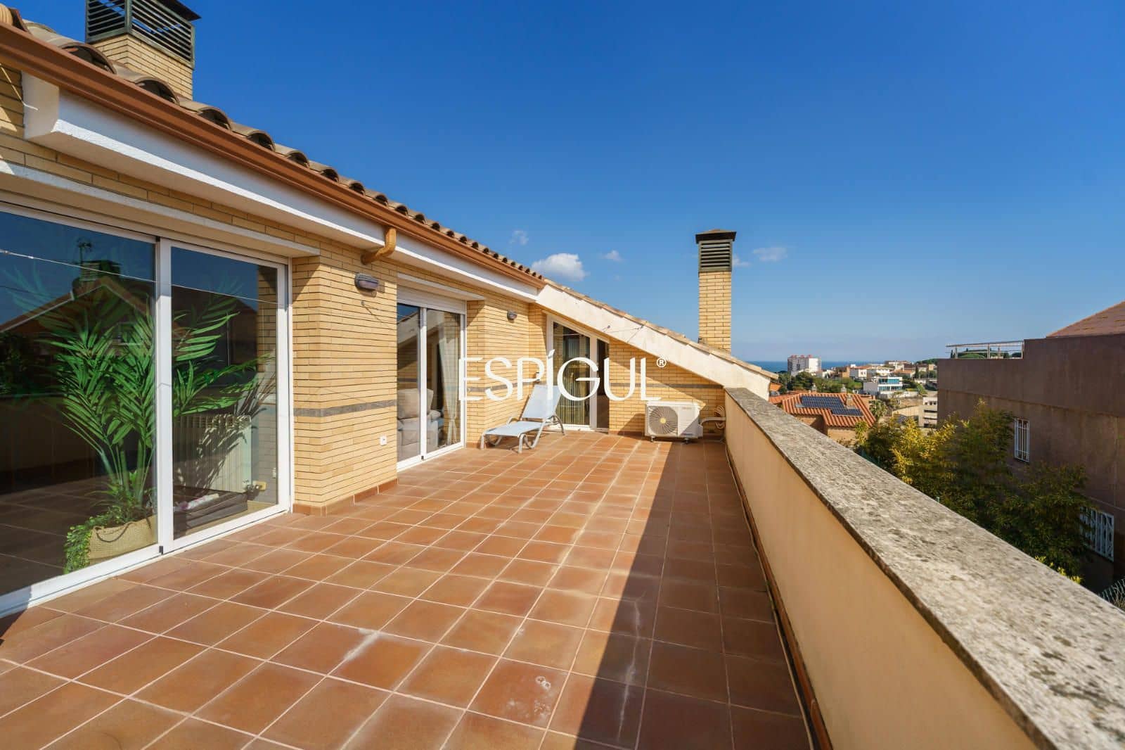 5 bedroom Villa for sale in Canet de Mar with pool garage - € 1,350,000 (Ref: 10016069)