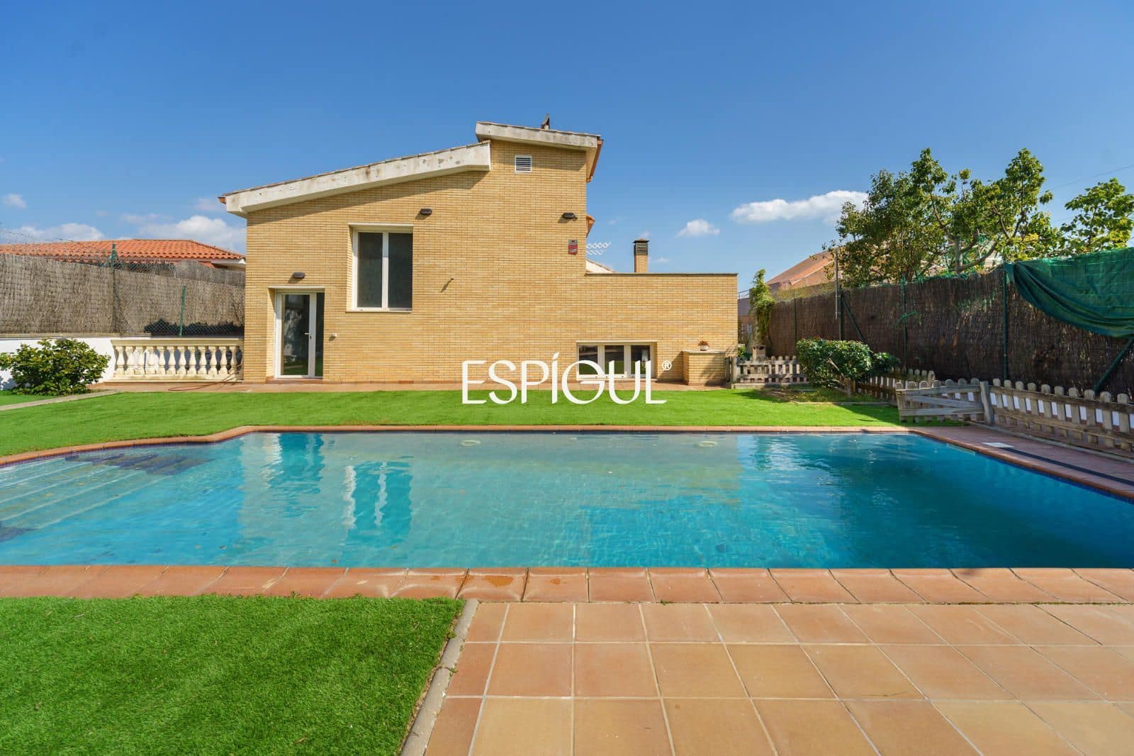5 bedroom Villa for sale in Canet de Mar with pool garage - € 1,350,000 (Ref: 10016069)