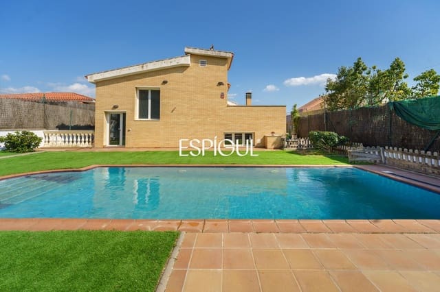 5 bedroom Villa for sale in Canet de Mar with pool garage - € 1,350,000 (Ref: 10016069)