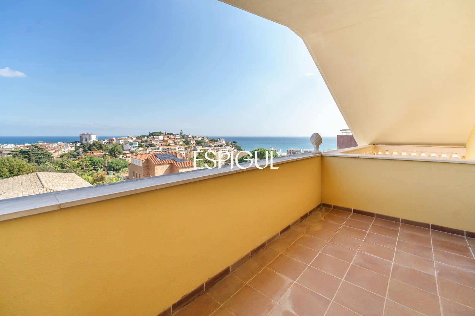 5 bedroom Villa for sale in Canet de Mar with pool garage - € 1,350,000 (Ref: 10016069)