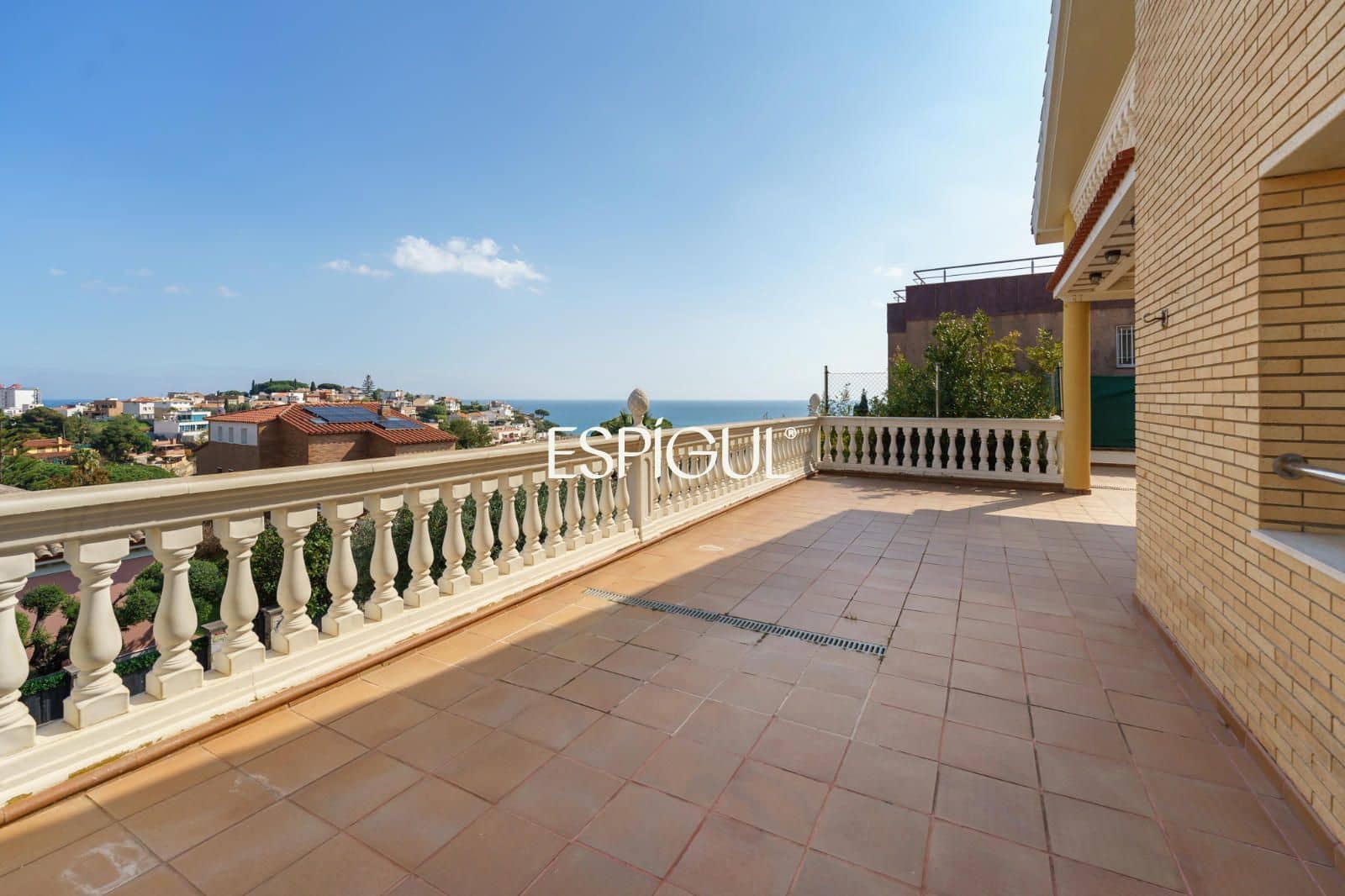 5 bedroom Villa for sale in Canet de Mar with pool garage - € 1,350,000 (Ref: 10016069)