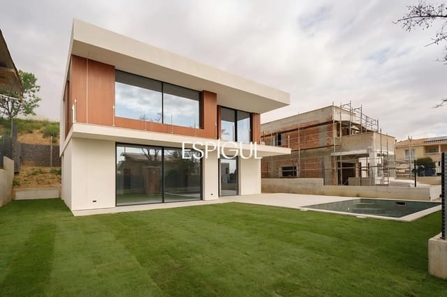 Chalet de 4 habitaciones en Vilassar de Dalt en venta con piscina garaje - 1.470.000 € (Ref: 10016074)