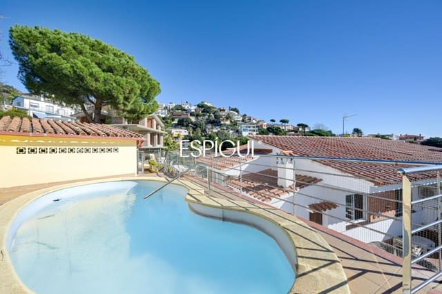 5 soverom Villa til salgs i Santa Susanna med svømmebasseng garasje - € 510 000 (Ref: 10016075)