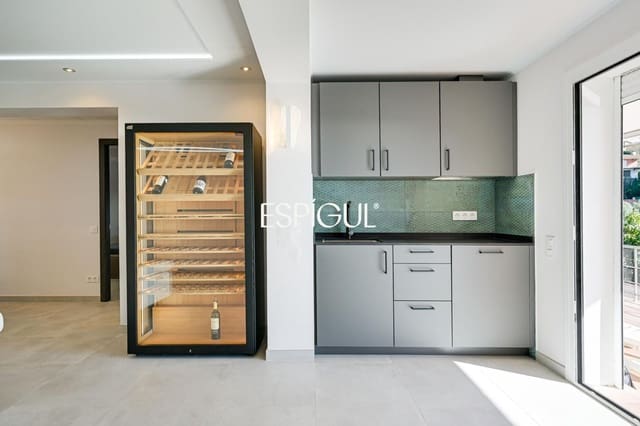 5 soverom Villa til salgs i Santa Susanna med svømmebasseng garasje - € 510 000 (Ref: 10016075)