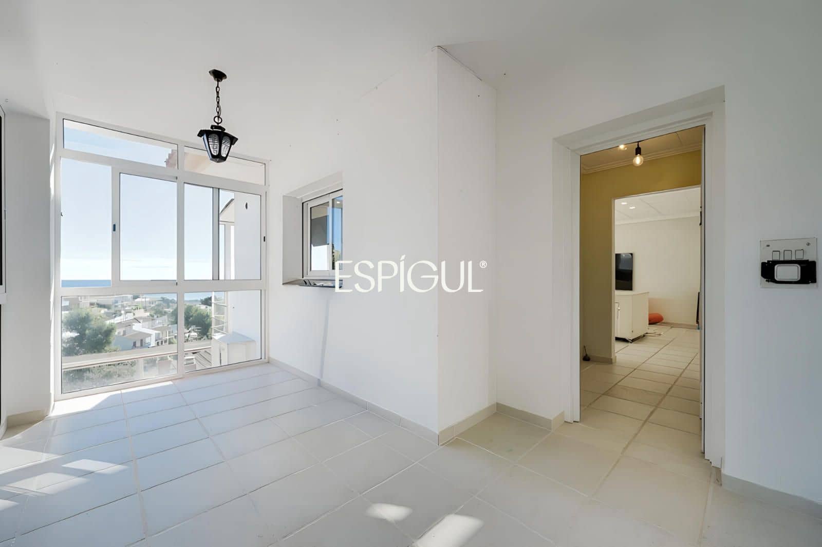 5 bedroom Villa for sale in Santa Susanna with pool garage - € 510,000 (Ref: 10016075)