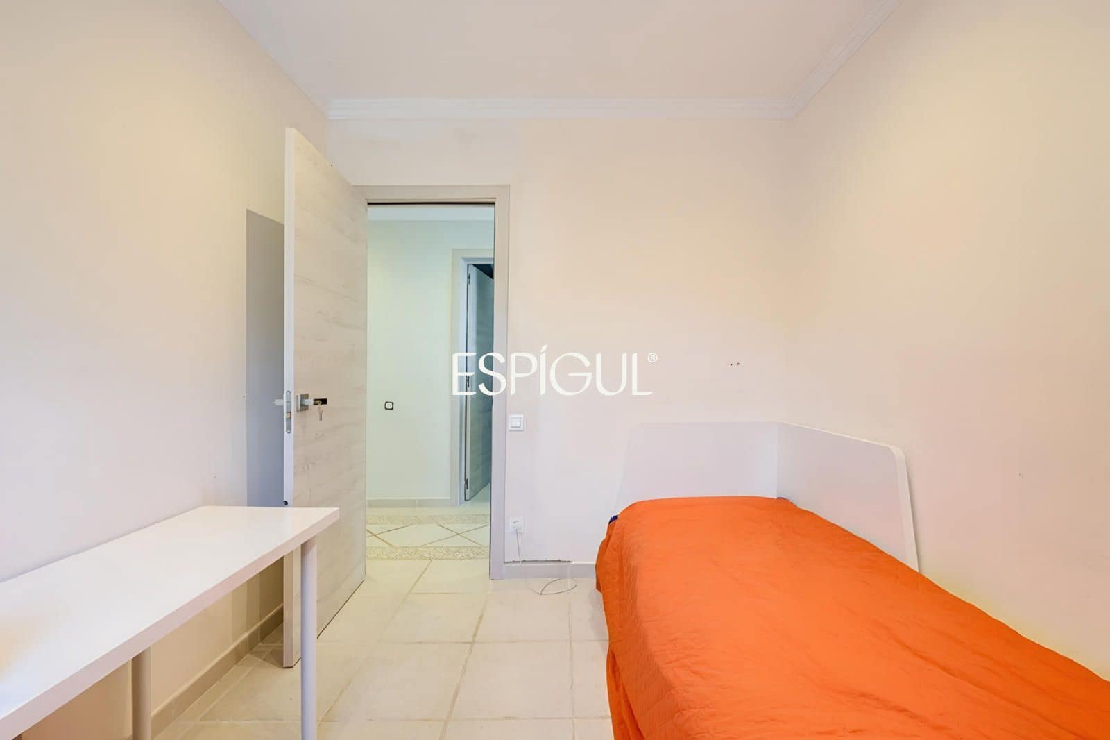 5 bedroom Villa for sale in Santa Susanna with pool garage - € 510,000 (Ref: 10016075)