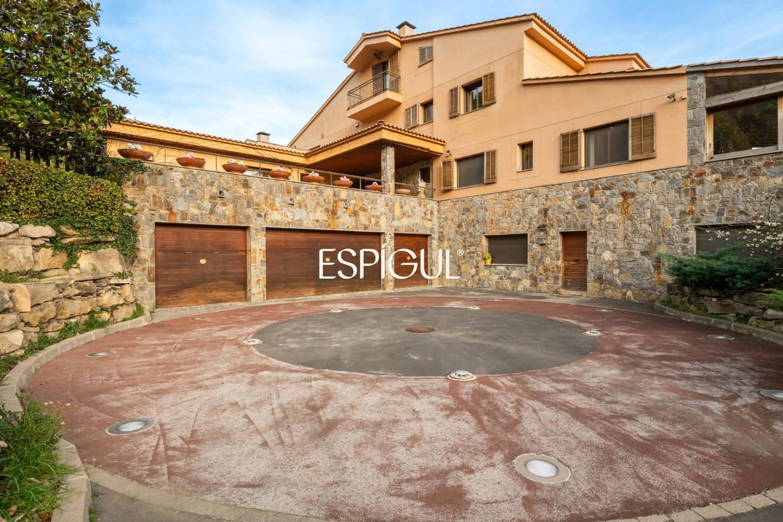 11 bedroom Villa for sale in Sant Feliu de Codines with pool garage - € 1,990,000 (Ref: 10016077)