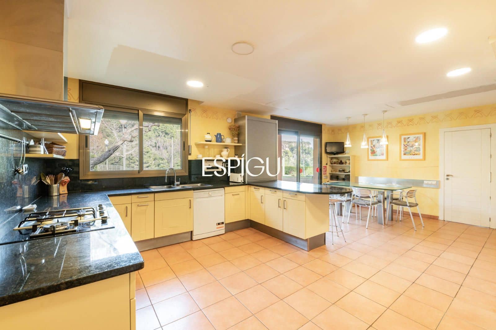 11 bedroom Villa for sale in Sant Feliu de Codines with pool garage - € 1,990,000 (Ref: 10016077)