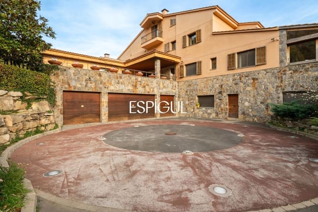 11 bedroom Villa for sale in Sant Feliu de Codines with pool garage - € 1,990,000 (Ref: 10016077)