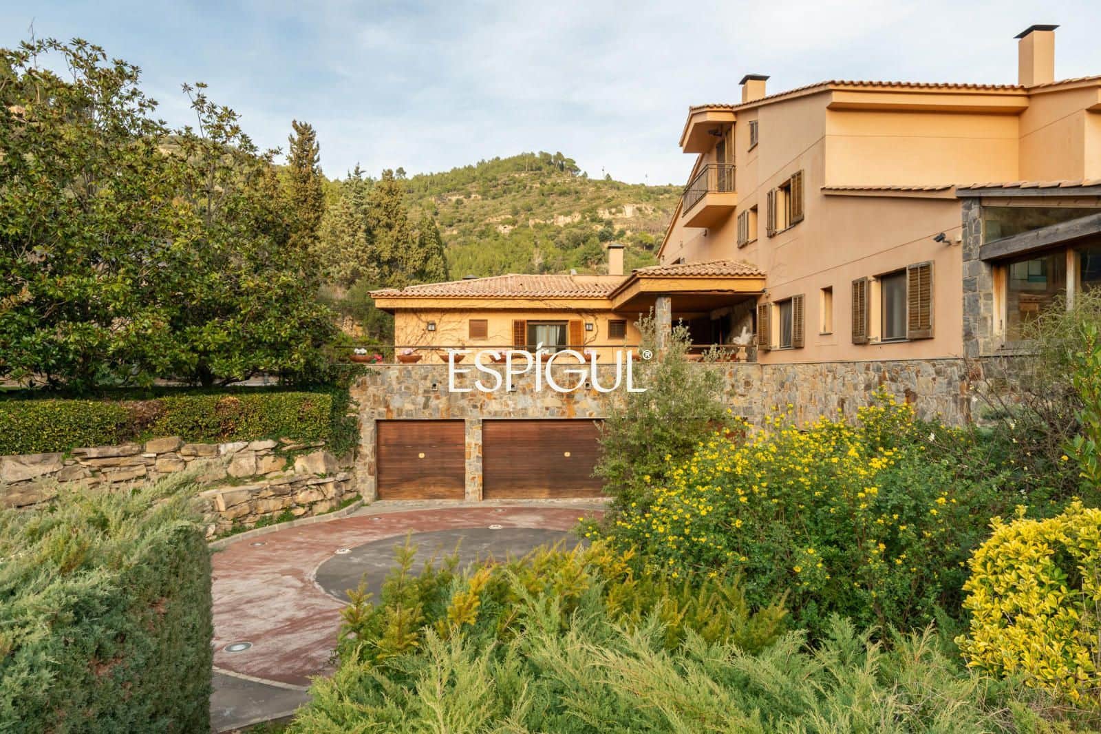 11 bedroom Villa for sale in Sant Feliu de Codines with pool garage - € 1,990,000 (Ref: 10016077)