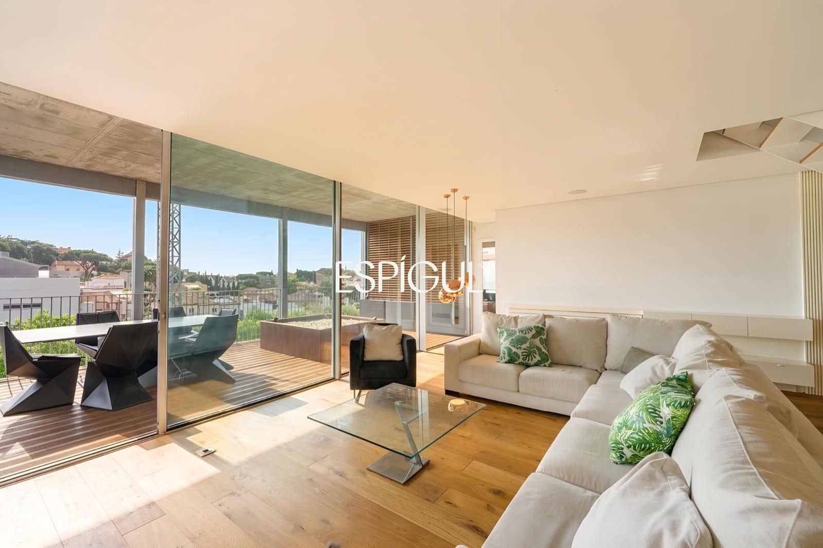 Piso de 4 habitaciones en Tiana en venta con piscina garaje - 998.000 € (Ref: 10016079)