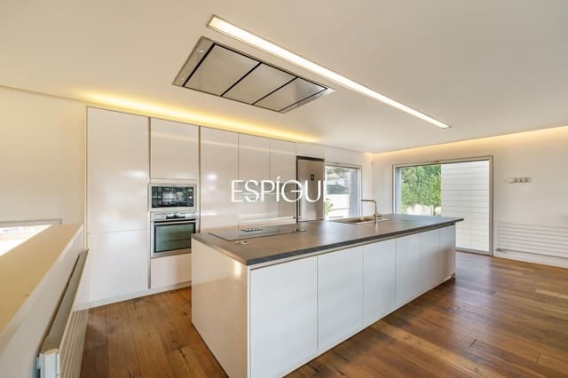Piso de 4 habitaciones en Tiana en venta con piscina garaje - 998.000 € (Ref: 10016079)