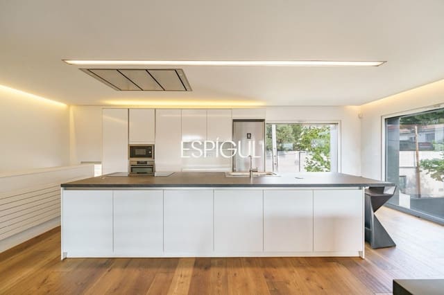 Piso de 4 habitaciones en Tiana en venta con piscina garaje - 998.000 € (Ref: 10016079)