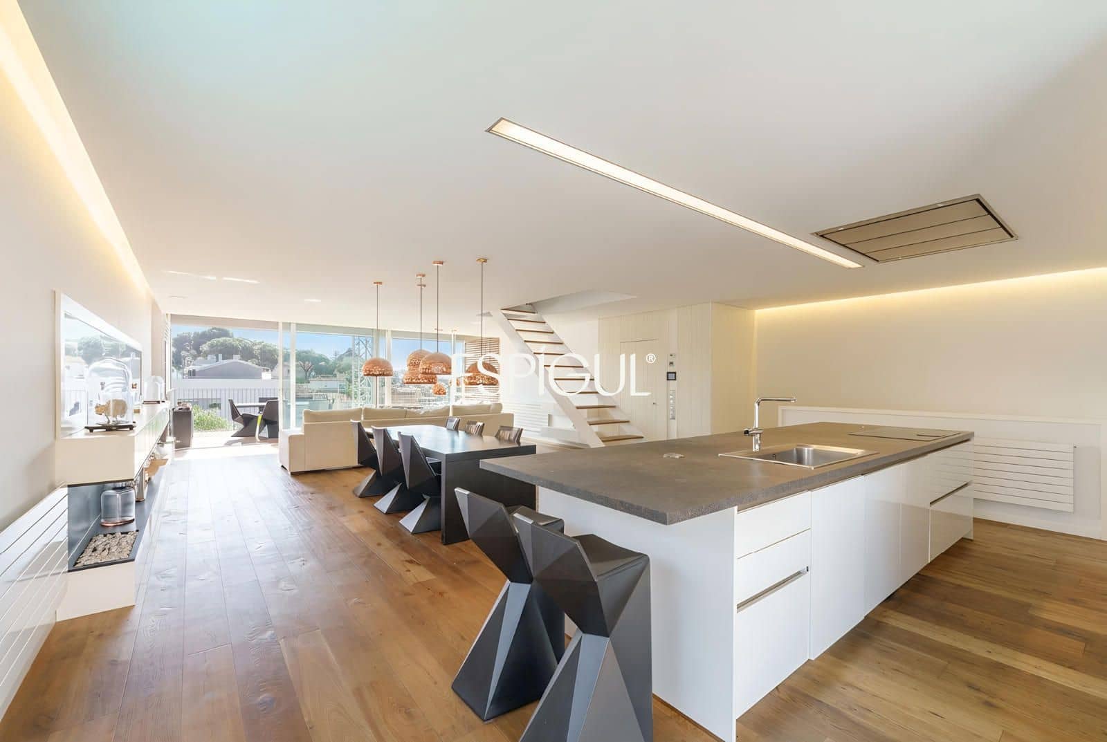 Piso de 4 habitaciones en Tiana en venta con piscina garaje - 998.000 € (Ref: 10016079)