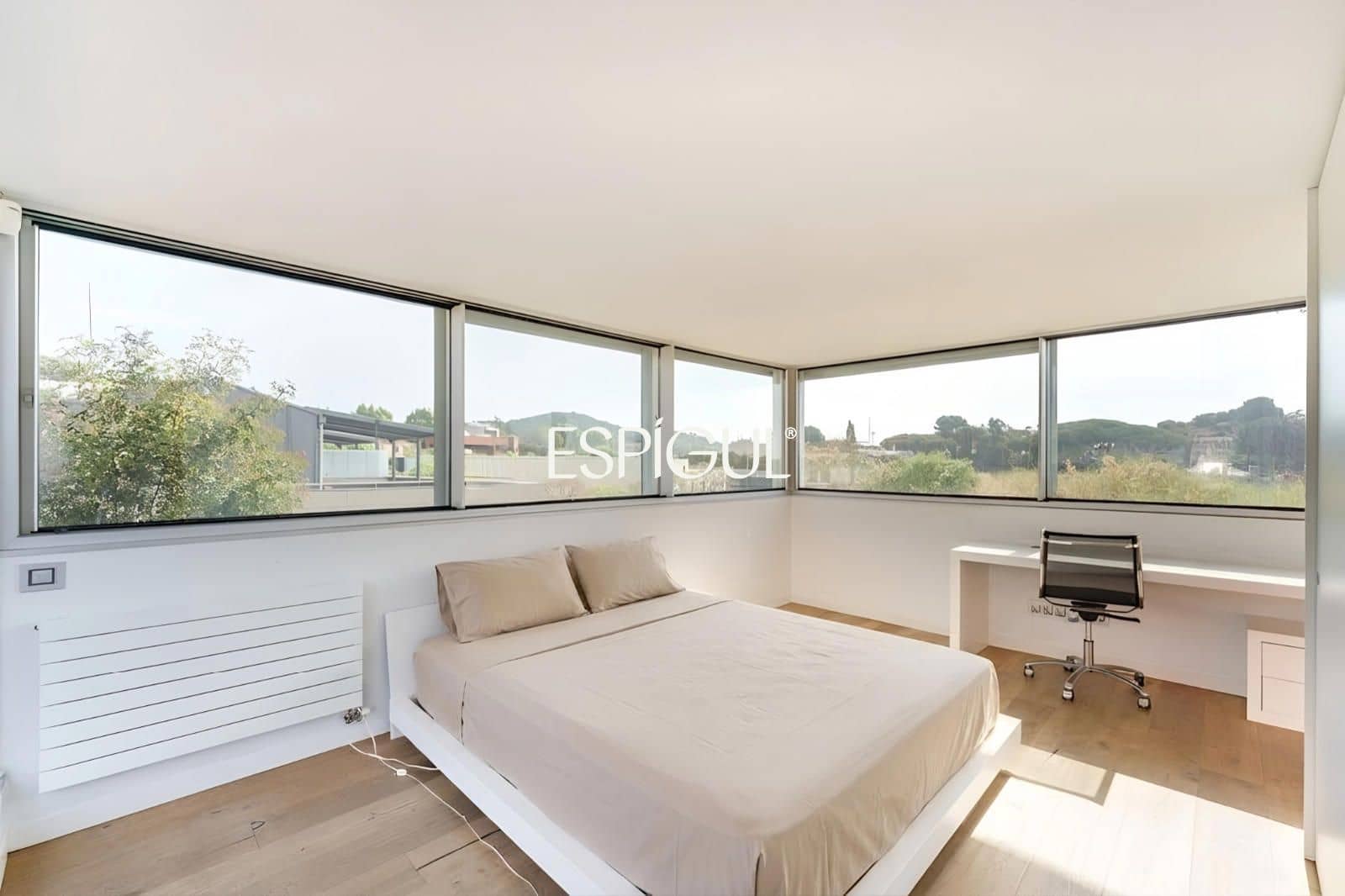 Piso de 4 habitaciones en Tiana en venta con piscina garaje - 998.000 € (Ref: 10016079)