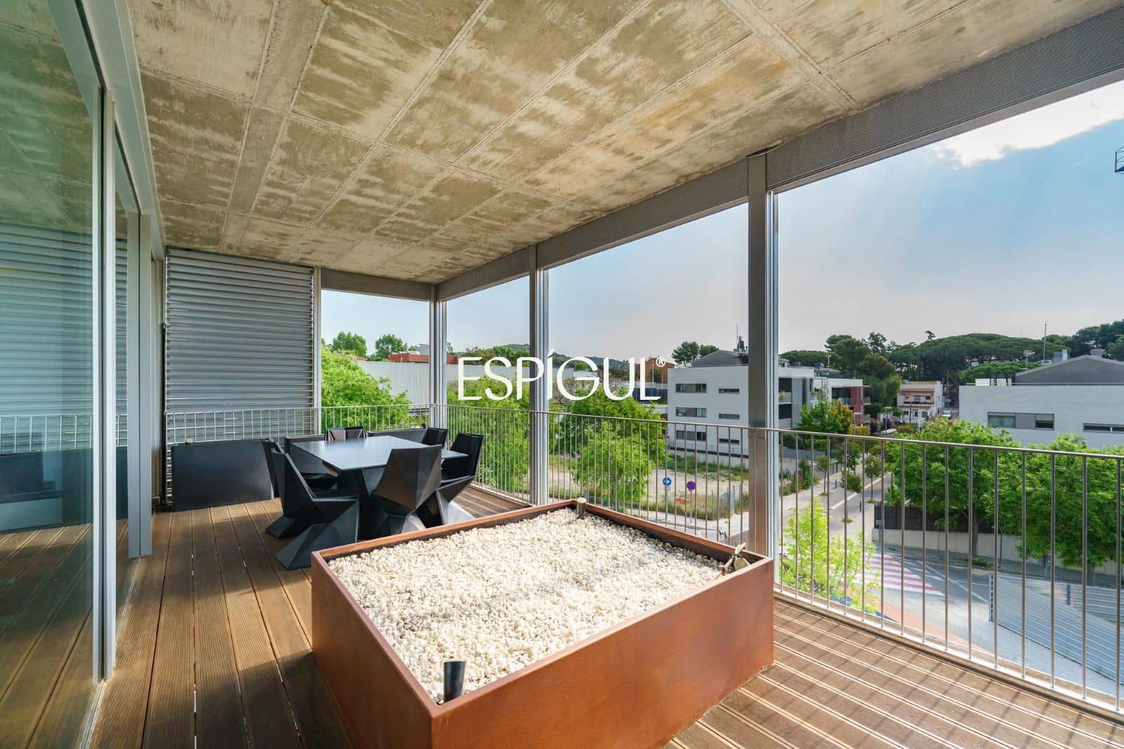 Piso de 4 habitaciones en Tiana en venta con piscina garaje - 998.000 € (Ref: 10016079)