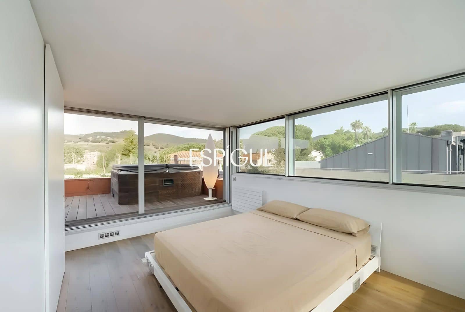 Piso de 4 habitaciones en Tiana en venta con piscina garaje - 998.000 € (Ref: 10016079)