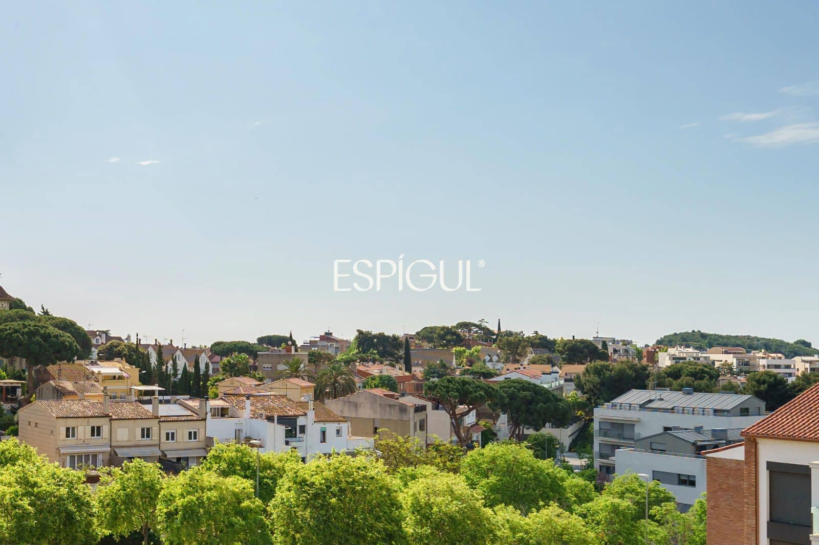 Piso de 4 habitaciones en Tiana en venta con piscina garaje - 998.000 € (Ref: 10016079)