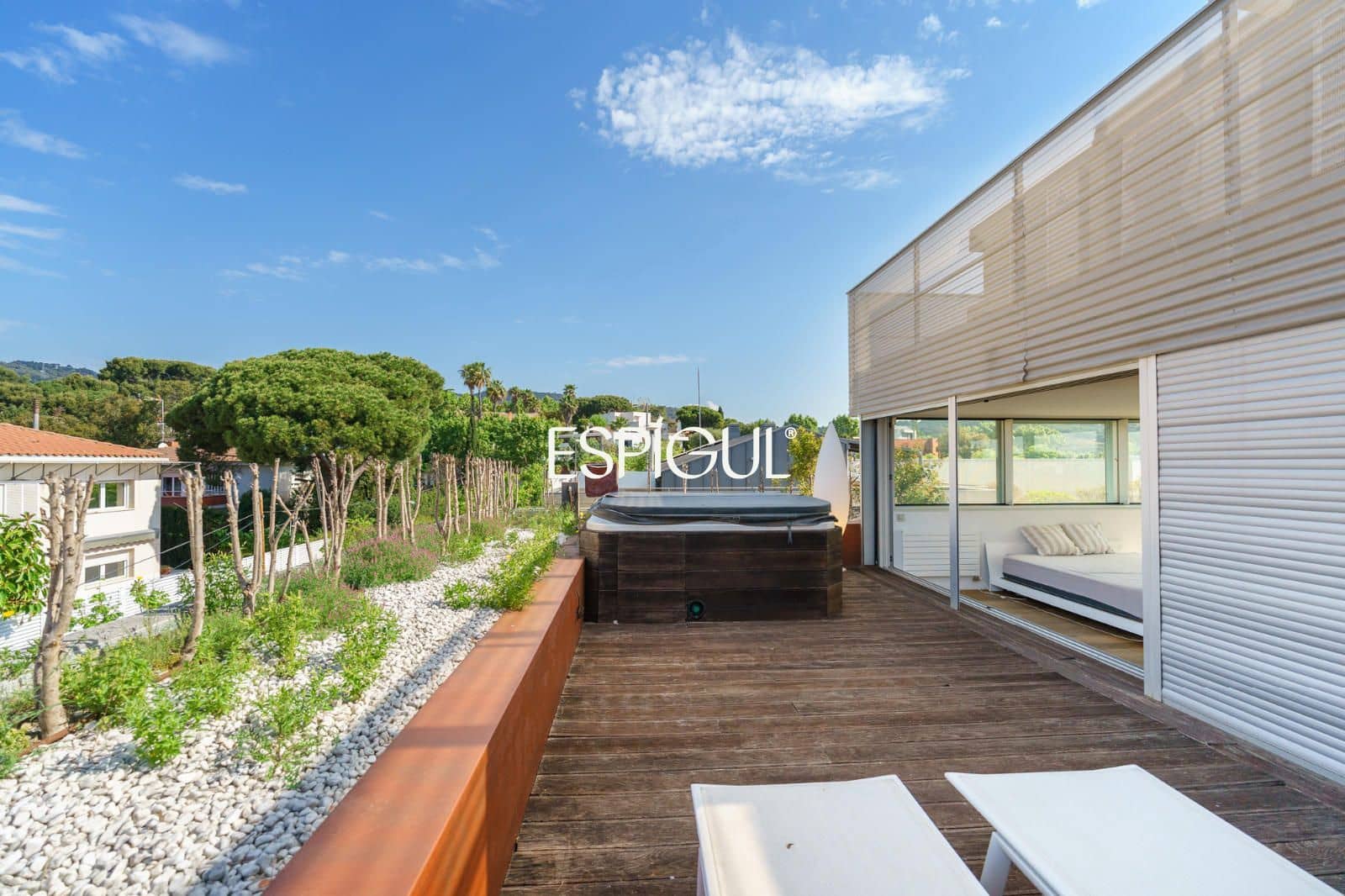 Piso de 4 habitaciones en Tiana en venta con piscina garaje - 998.000 € (Ref: 10016079)