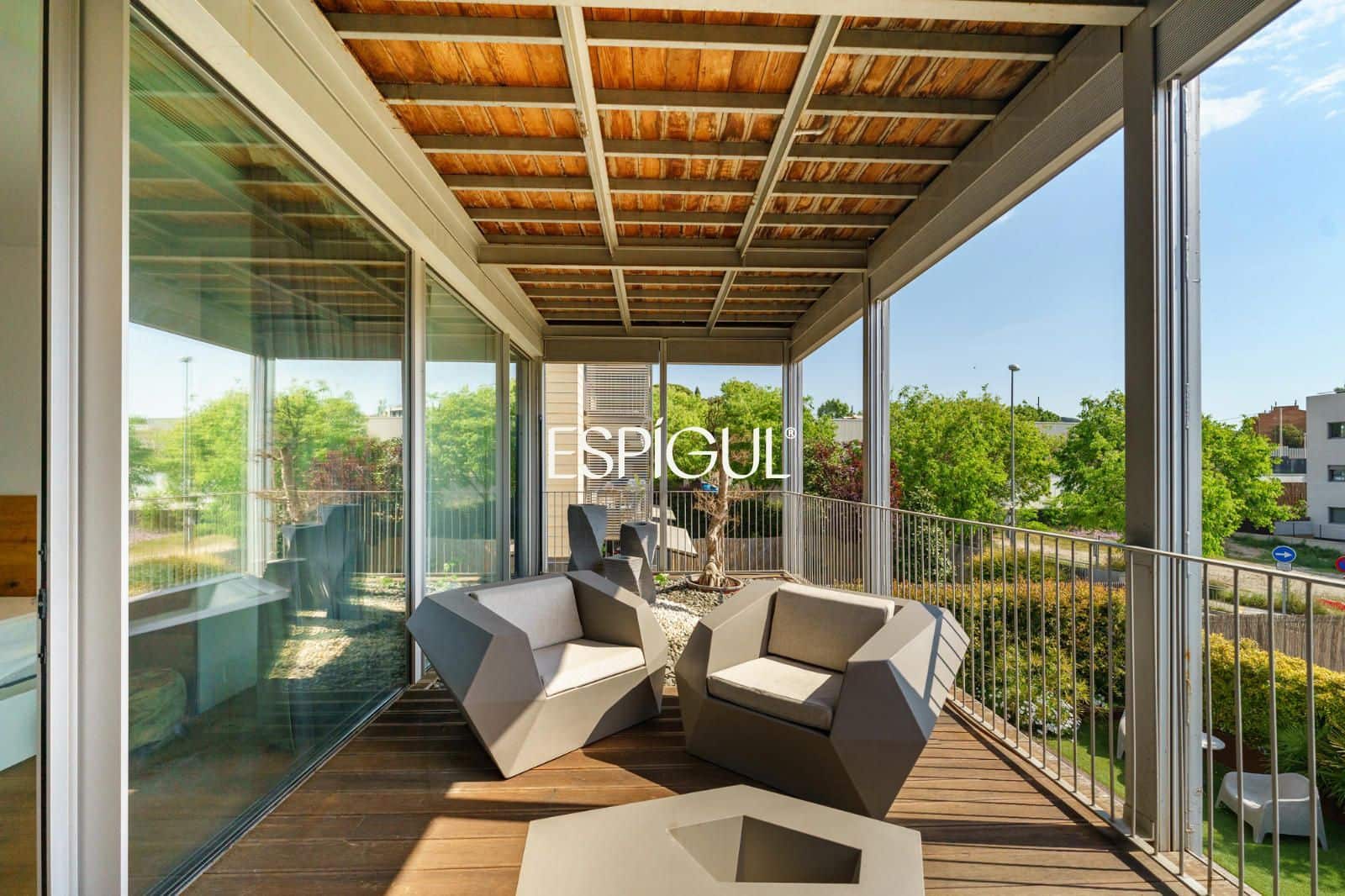 Piso de 4 habitaciones en Tiana en venta con piscina garaje - 998.000 € (Ref: 10016079)