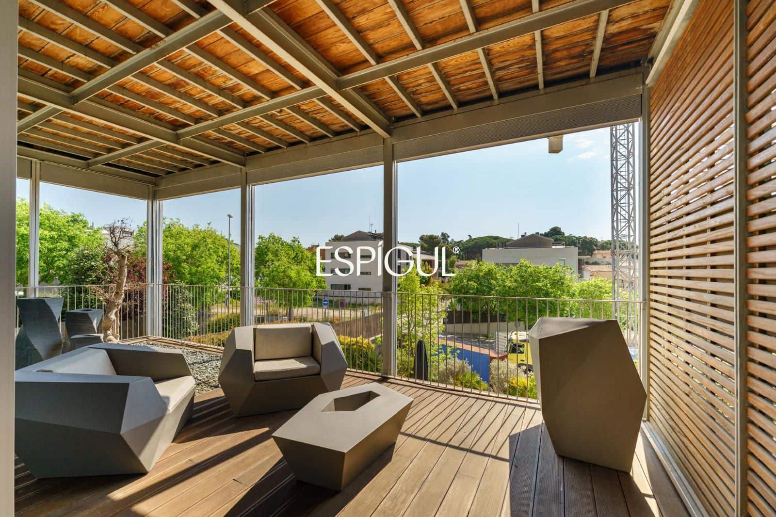 Piso de 4 habitaciones en Tiana en venta con piscina garaje - 998.000 € (Ref: 10016079)