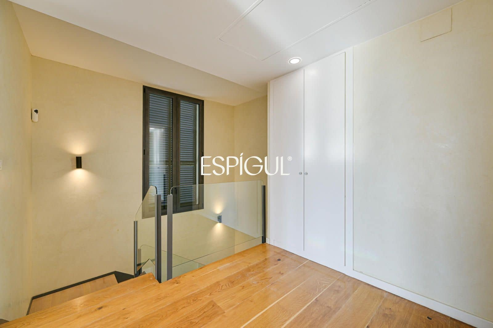 Chalet de 4 habitaciones en Sant Vicenç de Montalt en venta con piscina garaje - 889.000 € (Ref: 10016083)