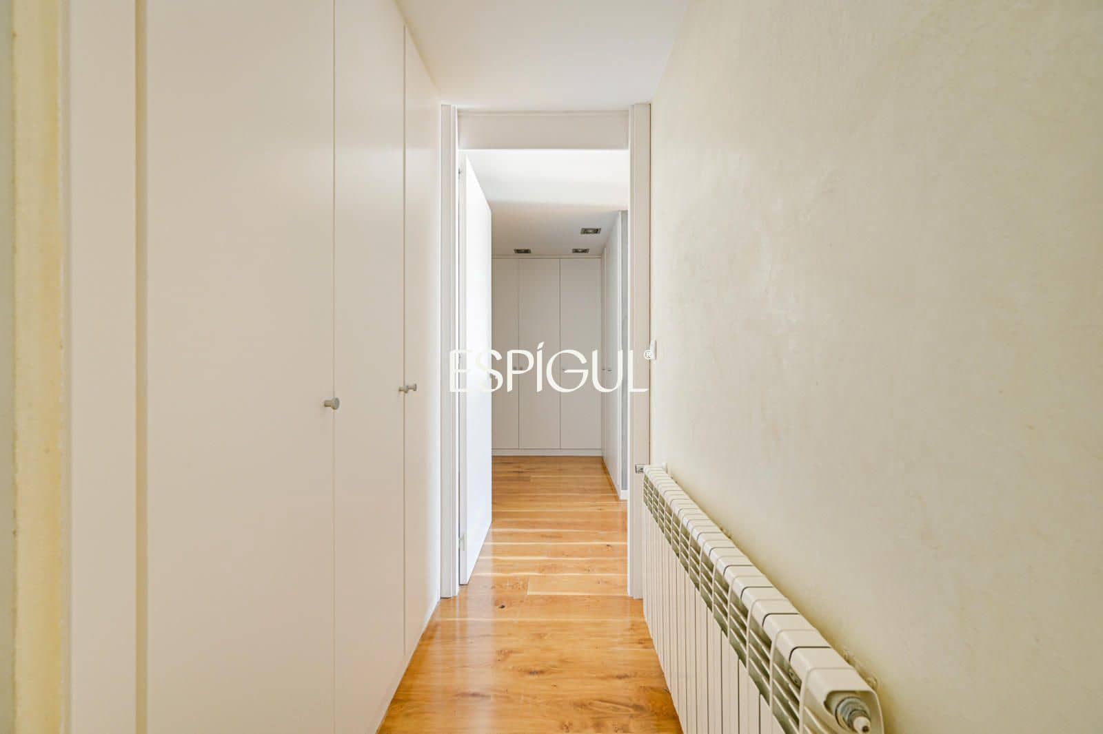 Chalet de 4 habitaciones en Sant Vicenç de Montalt en venta con piscina garaje - 889.000 € (Ref: 10016083)