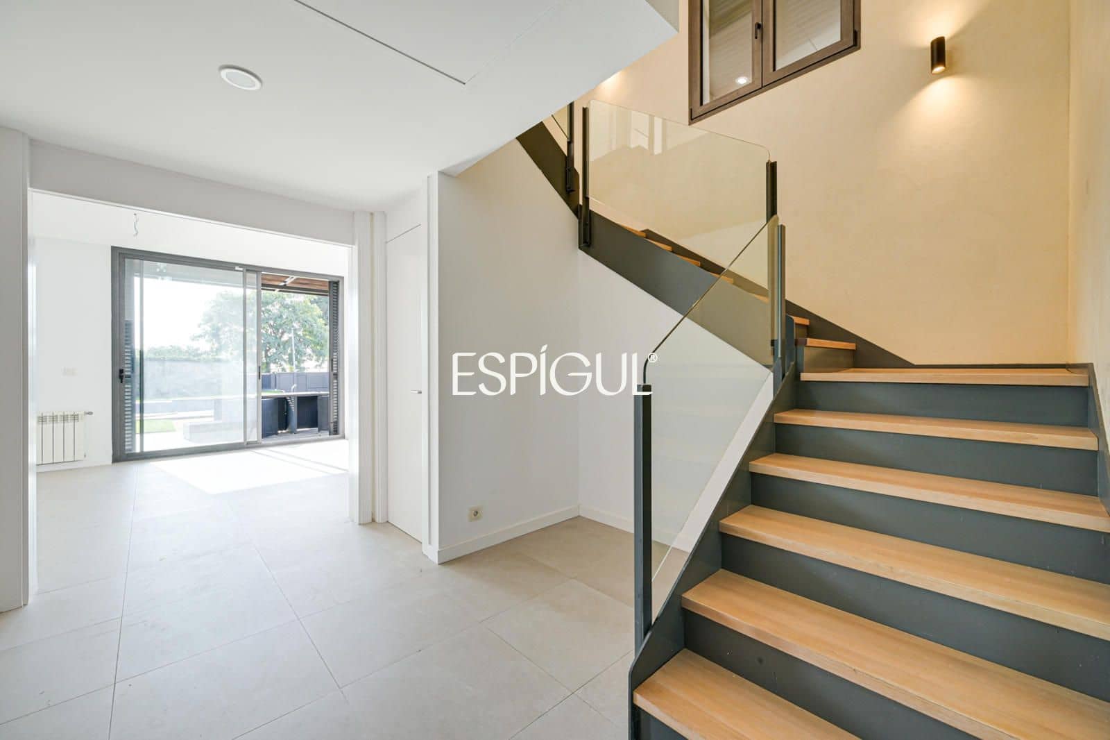Chalet de 4 habitaciones en Sant Vicenç de Montalt en venta con piscina garaje - 889.000 € (Ref: 10016083)