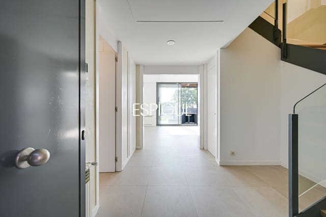 Chalet de 4 habitaciones en Sant Vicenç de Montalt en venta con piscina garaje - 889.000 € (Ref: 10016083)