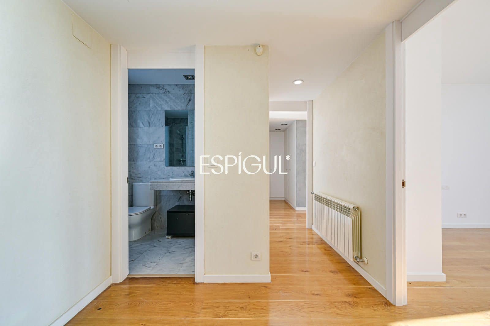 Chalet de 4 habitaciones en Sant Vicenç de Montalt en venta con piscina garaje - 889.000 € (Ref: 10016083)