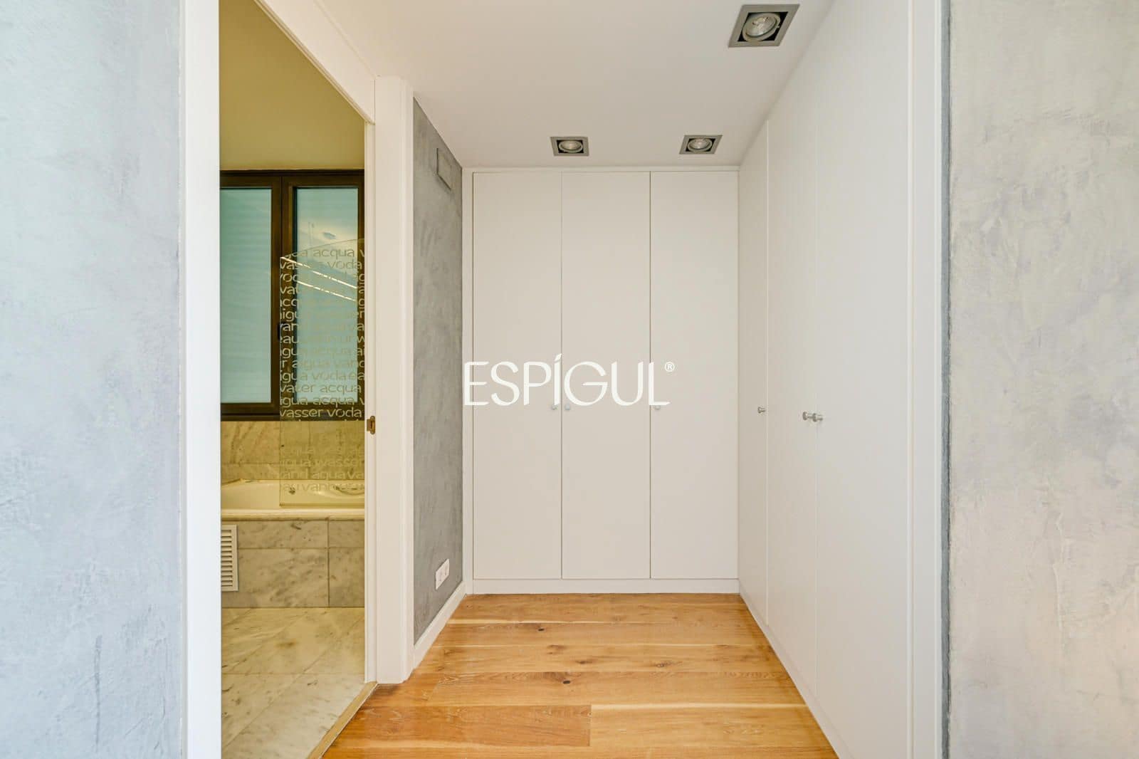 Chalet de 4 habitaciones en Sant Vicenç de Montalt en venta con piscina garaje - 889.000 € (Ref: 10016083)